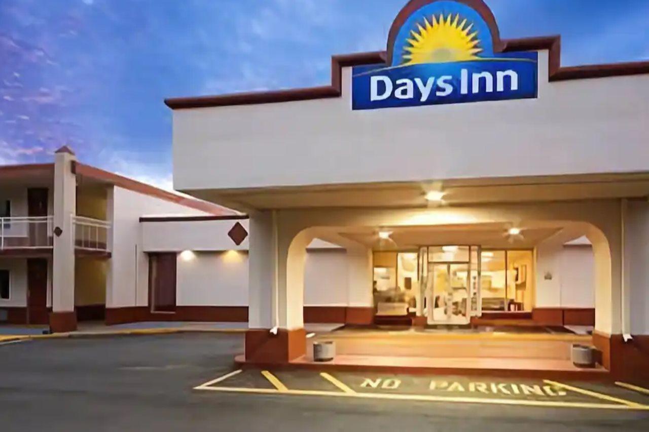 Days Inn By Wyndham Shelby Exteriör bild
