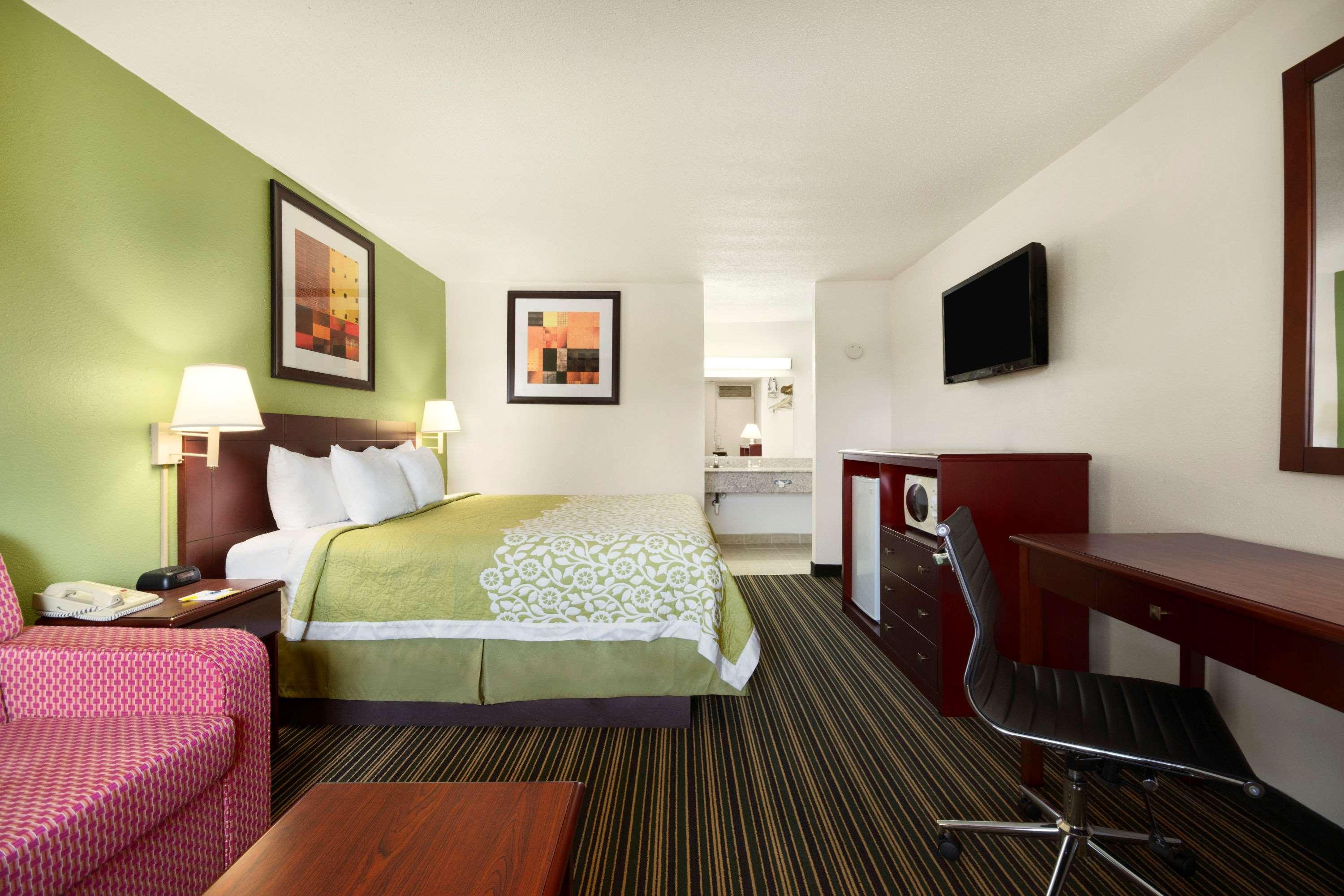 Days Inn By Wyndham Shelby Exteriör bild
