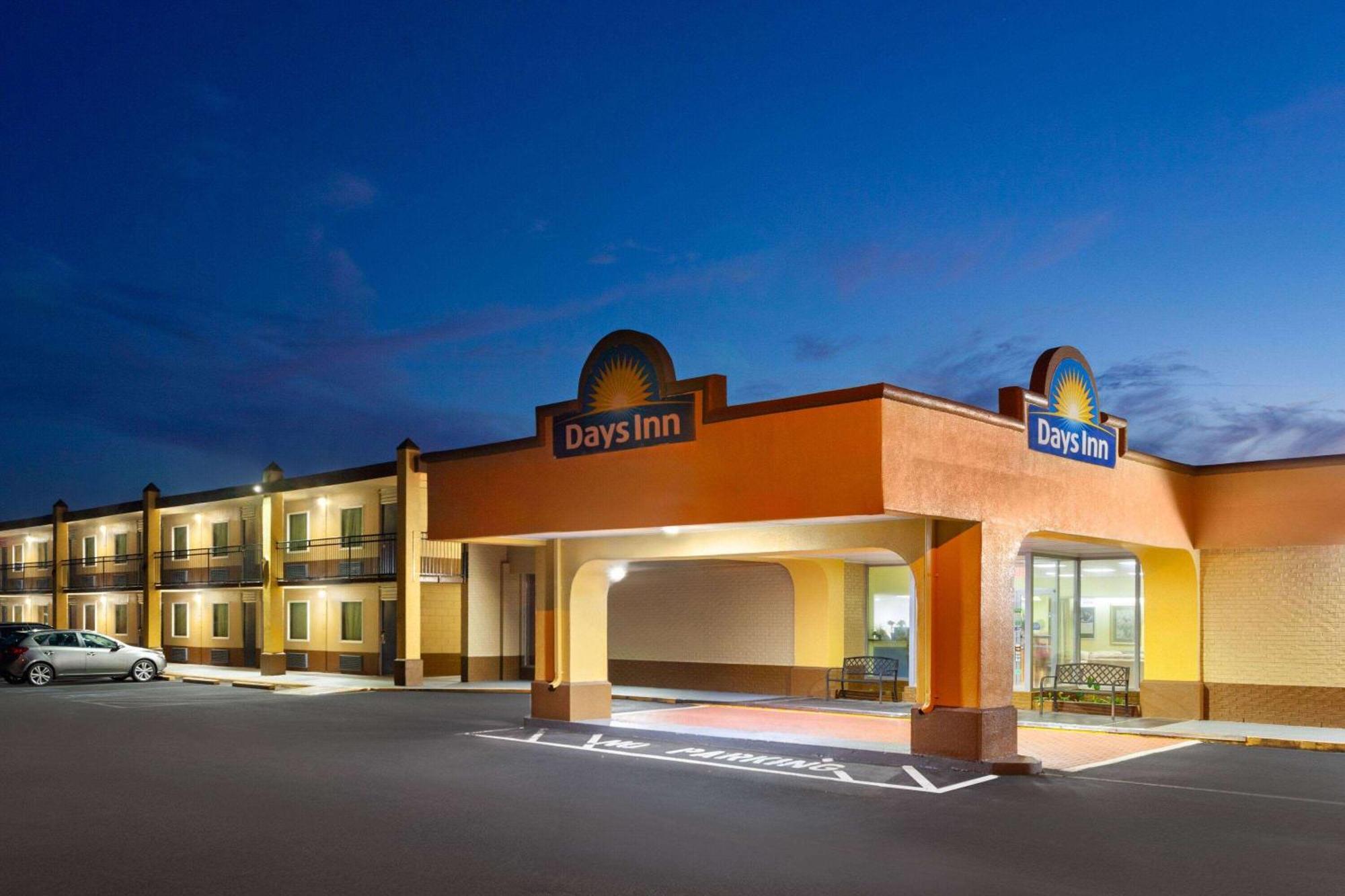 Days Inn By Wyndham Shelby Exteriör bild