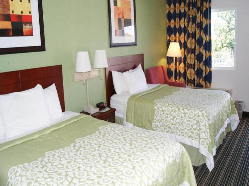 Days Inn By Wyndham Shelby Exteriör bild