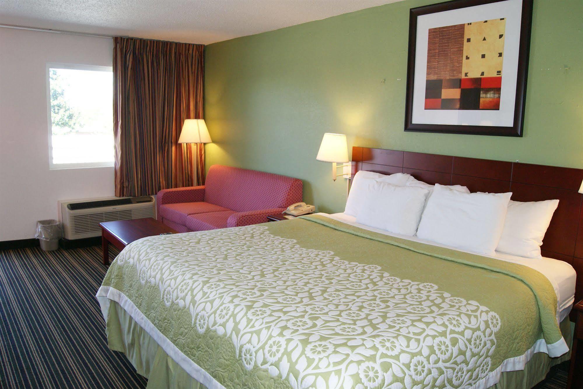 Days Inn By Wyndham Shelby Exteriör bild